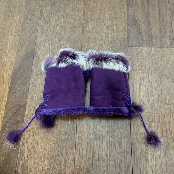 Purple Sheepskin Fingerless Gloves with Fur Trim - Picture 2 of 4